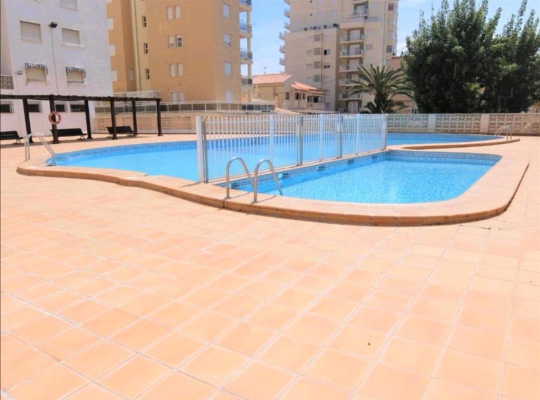 Apartamento A Pie De Playa-Edificio Bonaire Гандія Екстер'єр фото